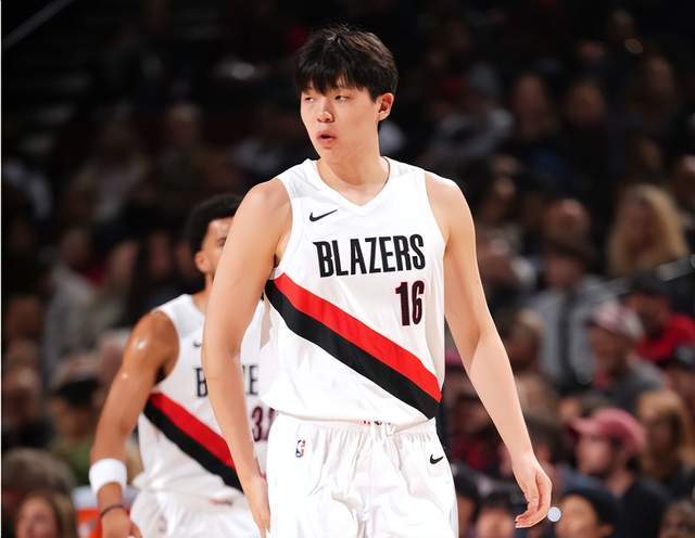 足球直播-开拓者大胜老鹰，杨瀚森未出场却迎坏消息：竞争对手里斯状态出色